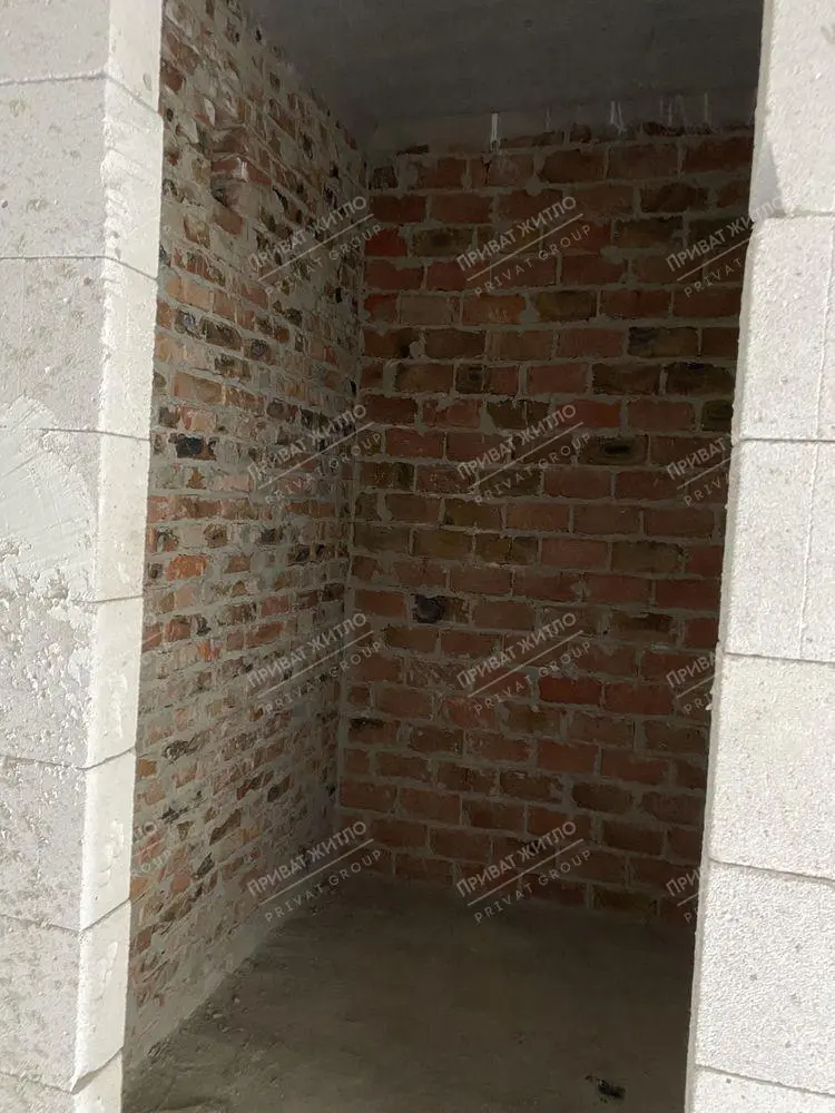 Новобудова в центрі, цегла, зданий будинок! 