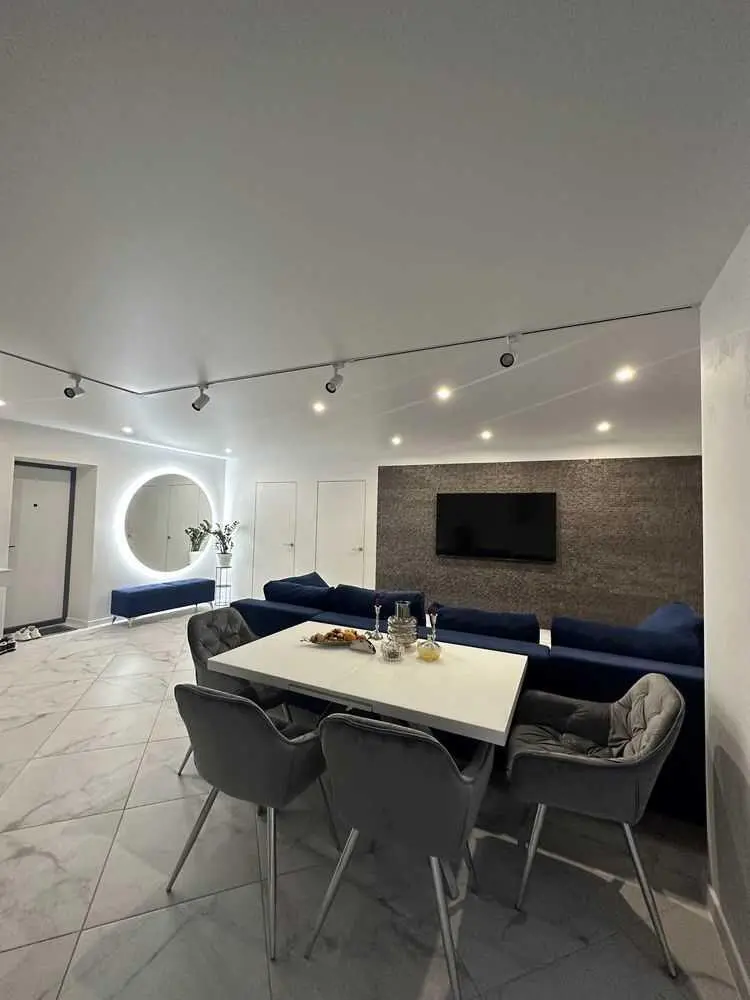 Квартира в новому будинку з дизайнерським  ремонтом!