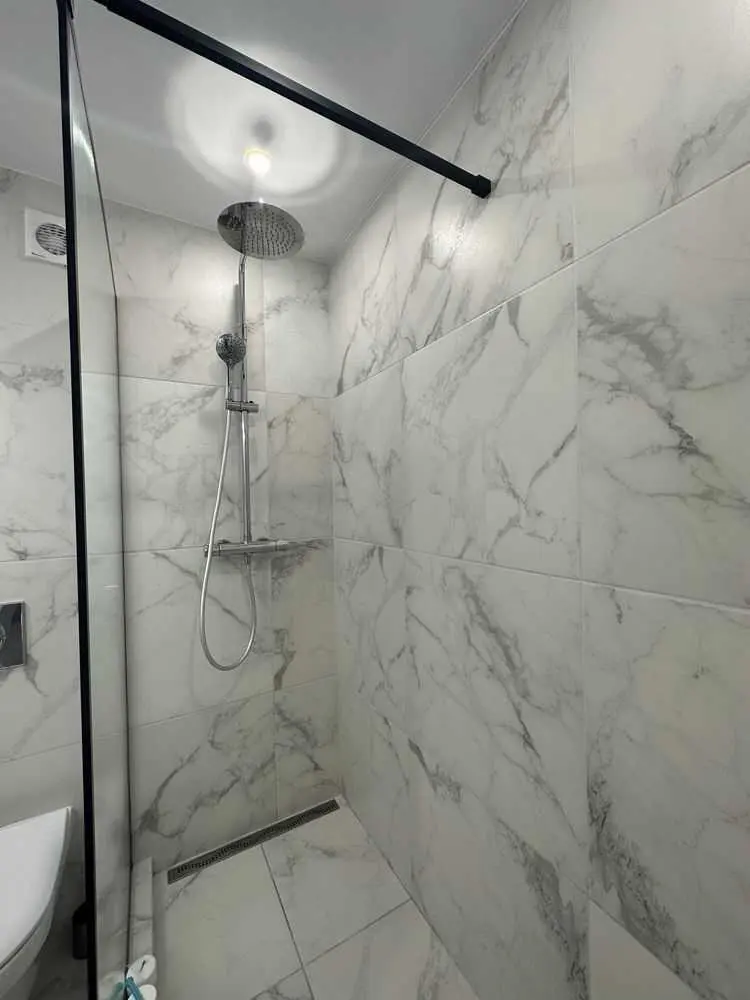 Квартира в новому будинку з дизайнерським  ремонтом!