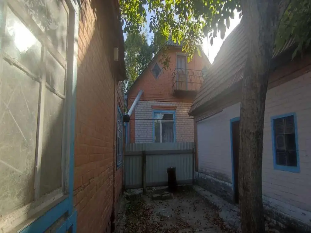 Гарний будинок у передмісті Полтави