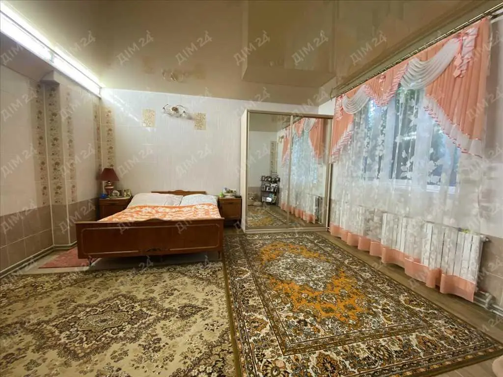 Частина будинку в центрі міста!