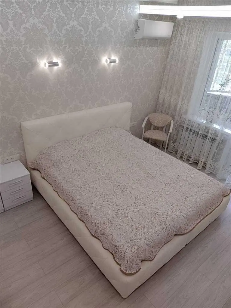 Трикімнатна квартира на Леваді.