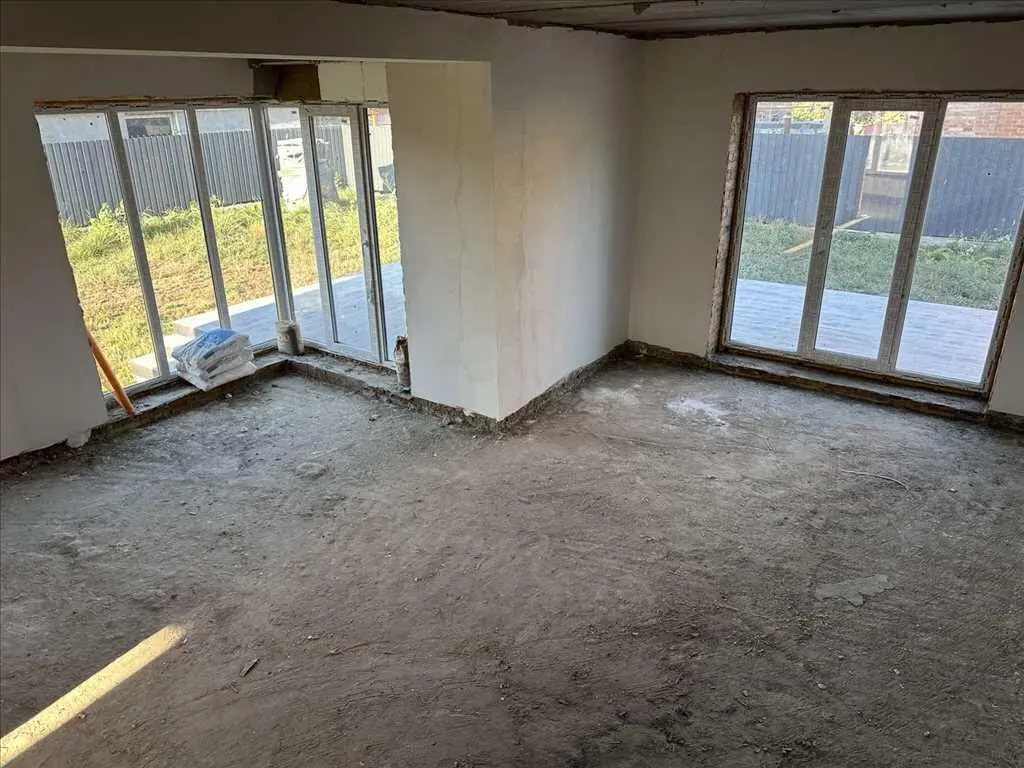 Сучасний будинок на Подолі