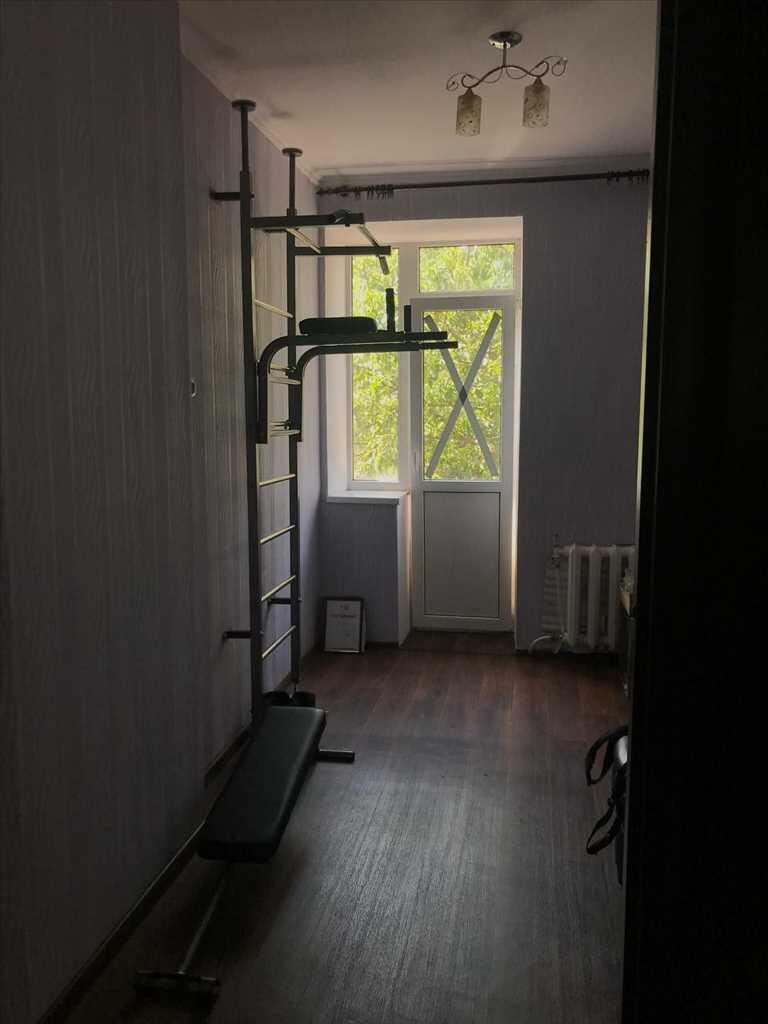 3-кімнатна сталінка в центральній частині міста