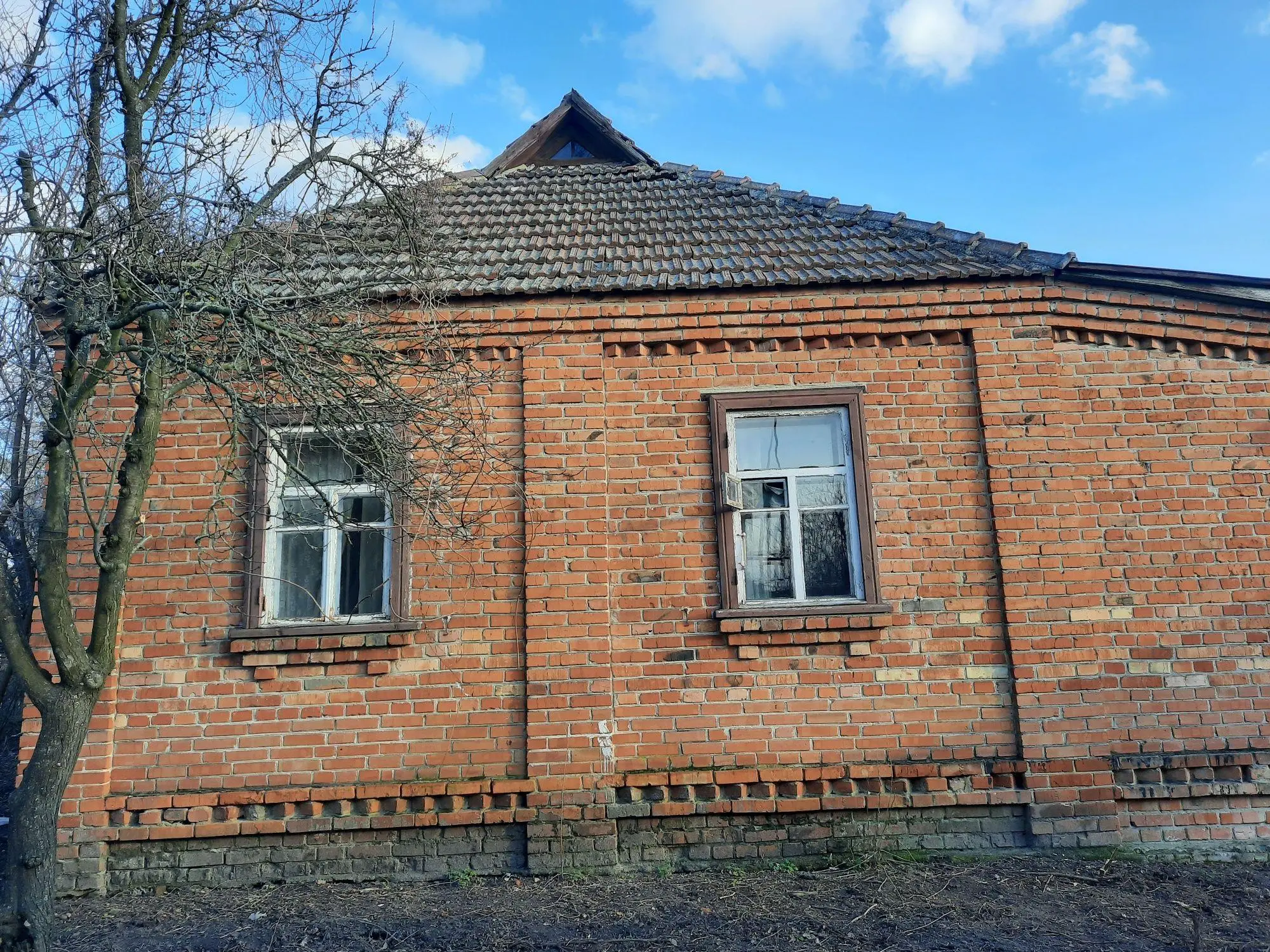 Окремий будинок поблизу міста  Полтава!