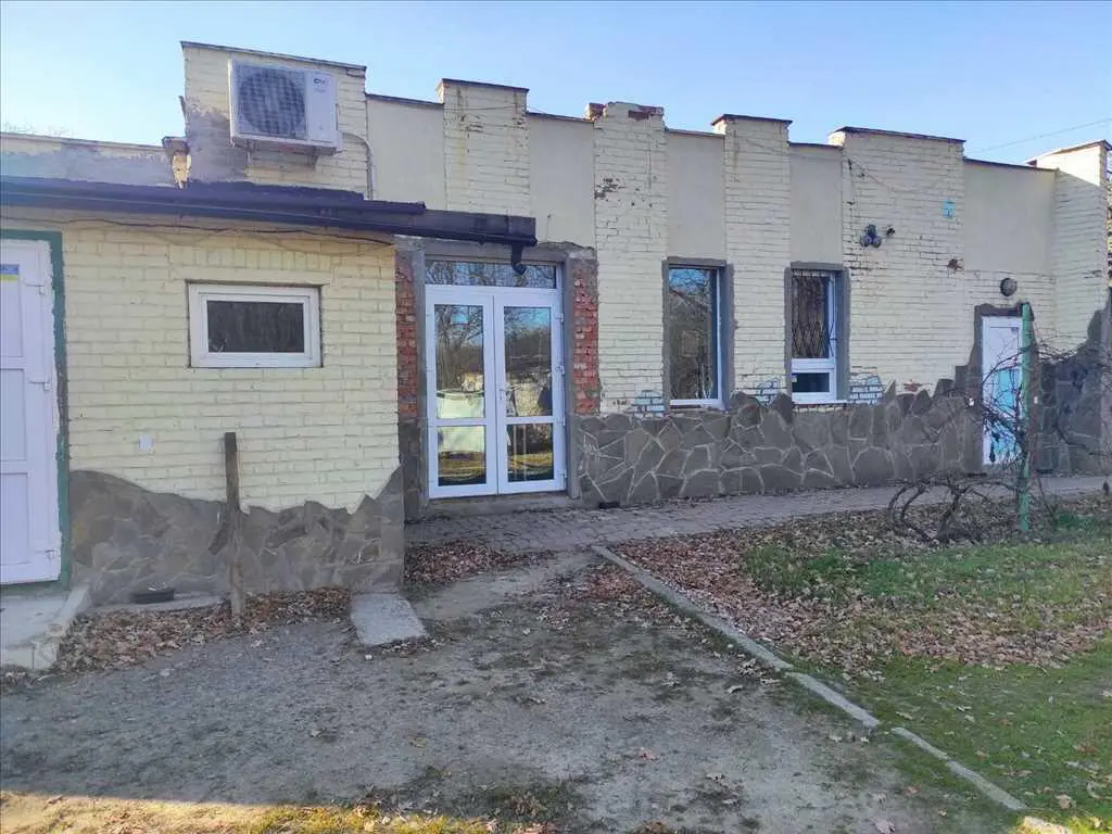 Продаж нежитлового приміщення в с.Копили, траса Київ- Харків!