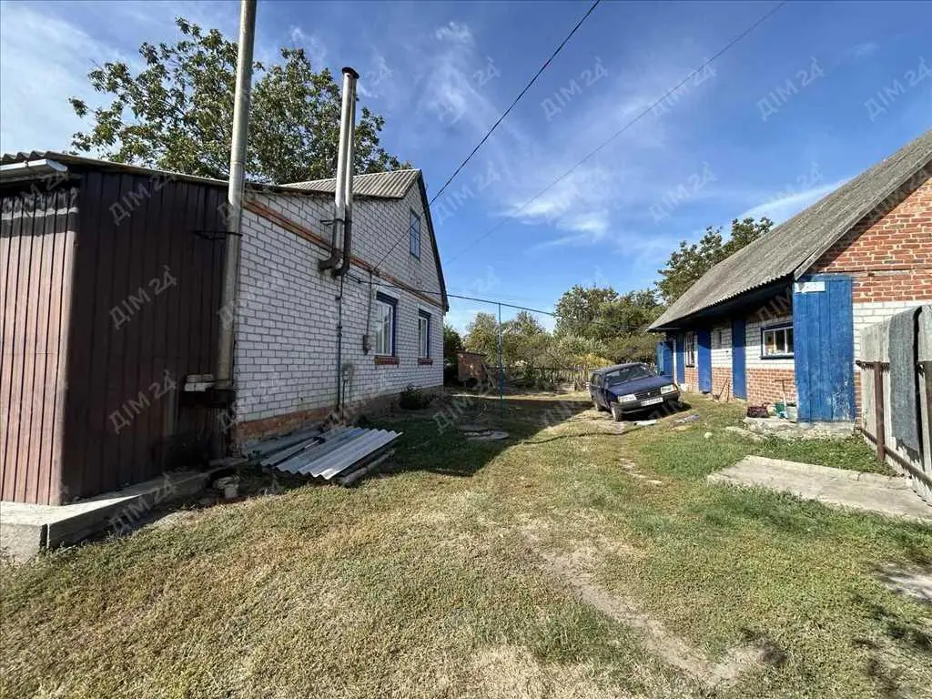 Цегляний будинок в Нових Санжарах