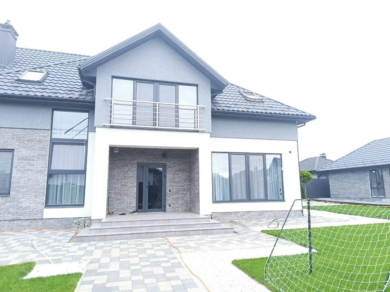 Сучасний будинок на Браїлка