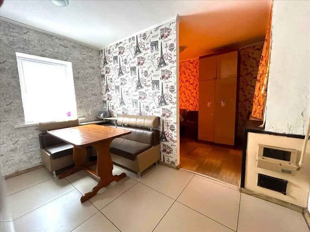 Будинок у селі Коломацьке