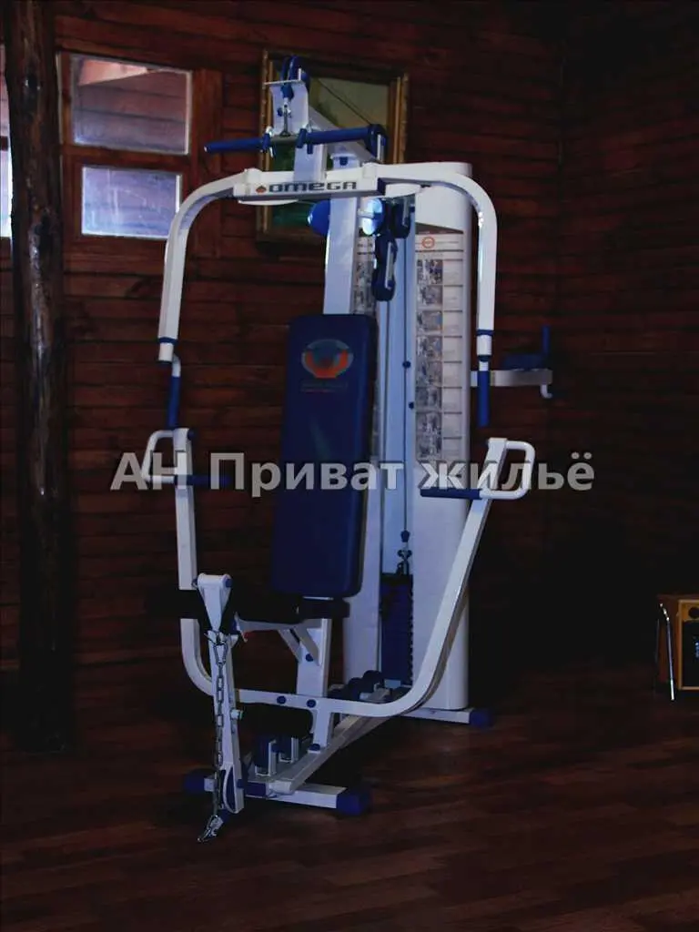 3-х поверховий будинок на 12 кімнат