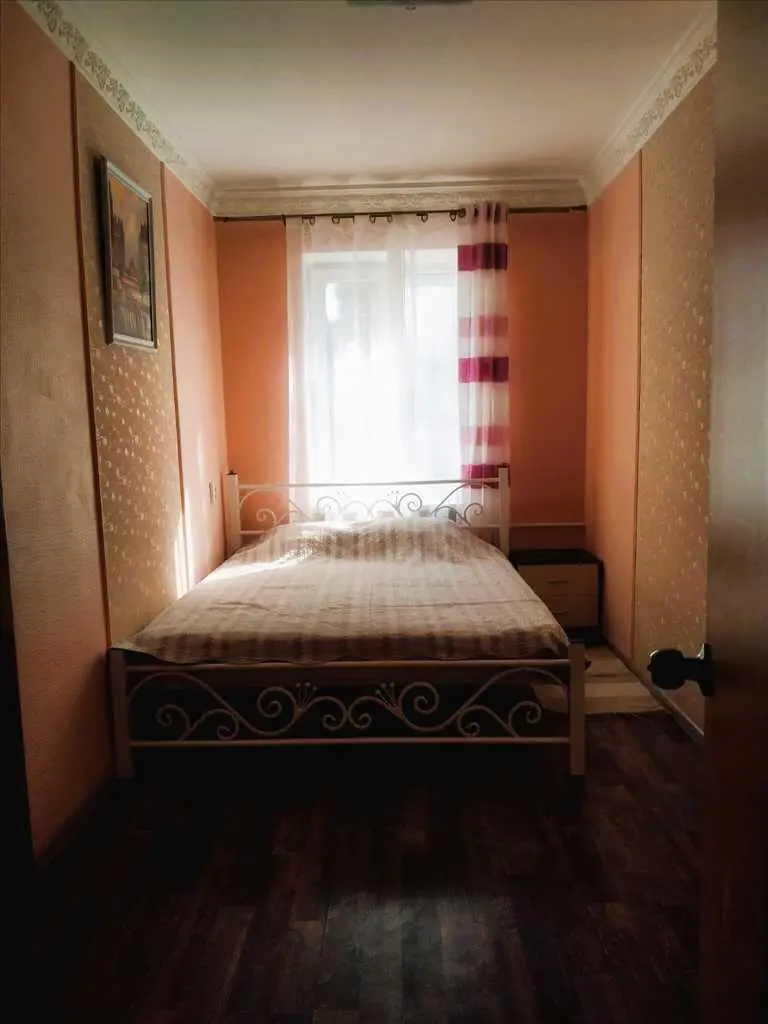 Центр! Червона лінія. Ідеально як для проживання, так і ведення бізнесу. 