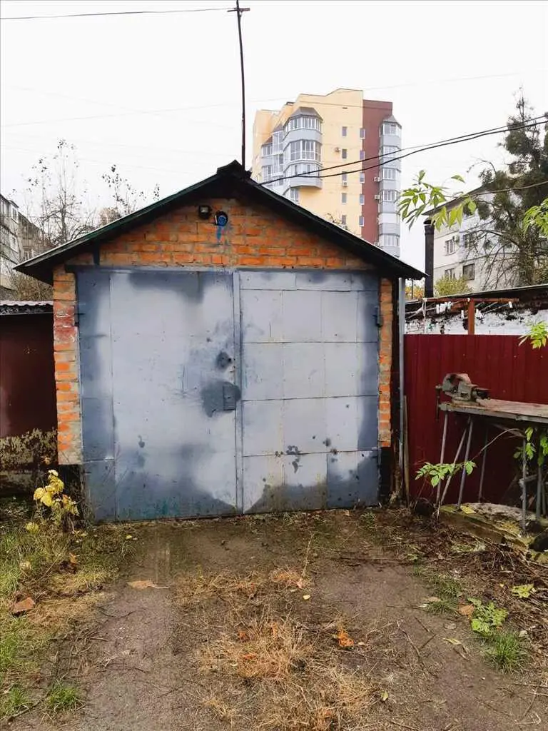 Центр! Червона лінія. Ідеально як для проживання, так і ведення бізнесу. 