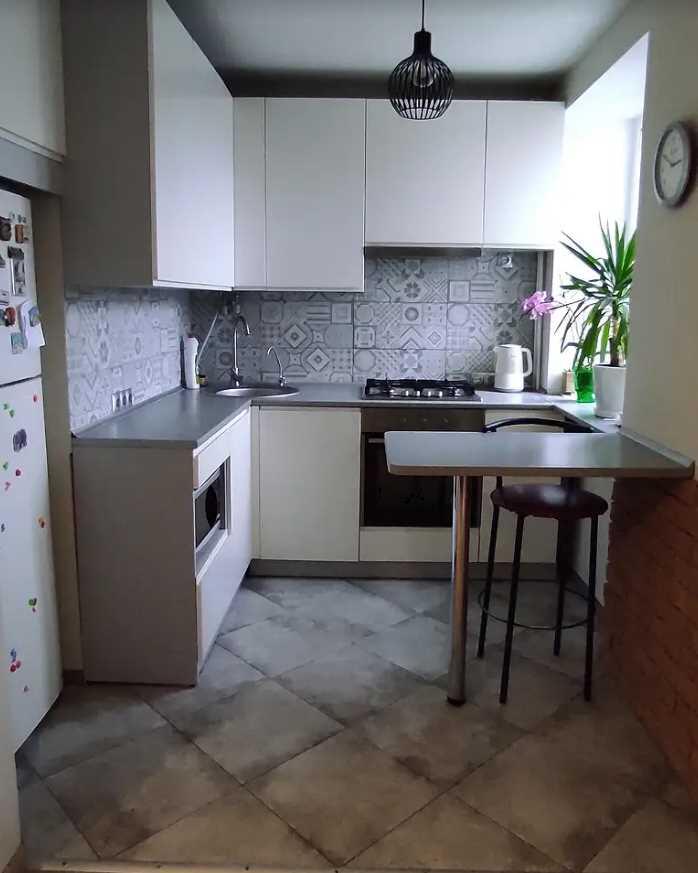 Двокімнатна квартира неподалік Київської площі (Зигіна)