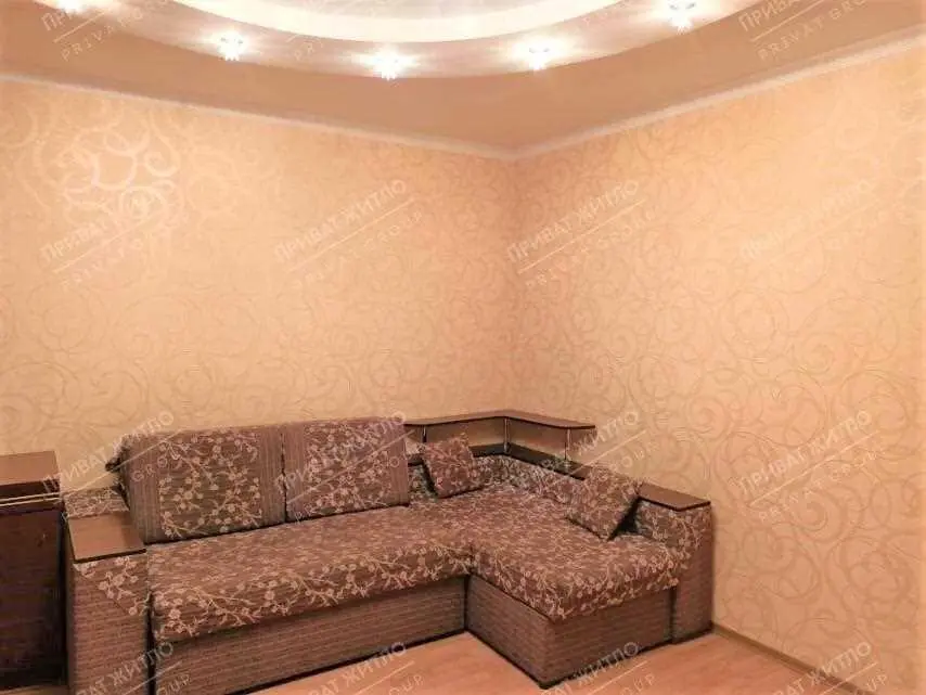 Двокімнатна квартира на Подолі!