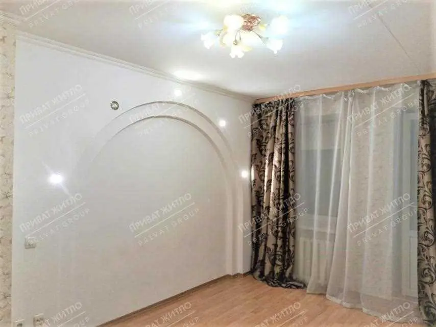 Двокімнатна квартира на Подолі!