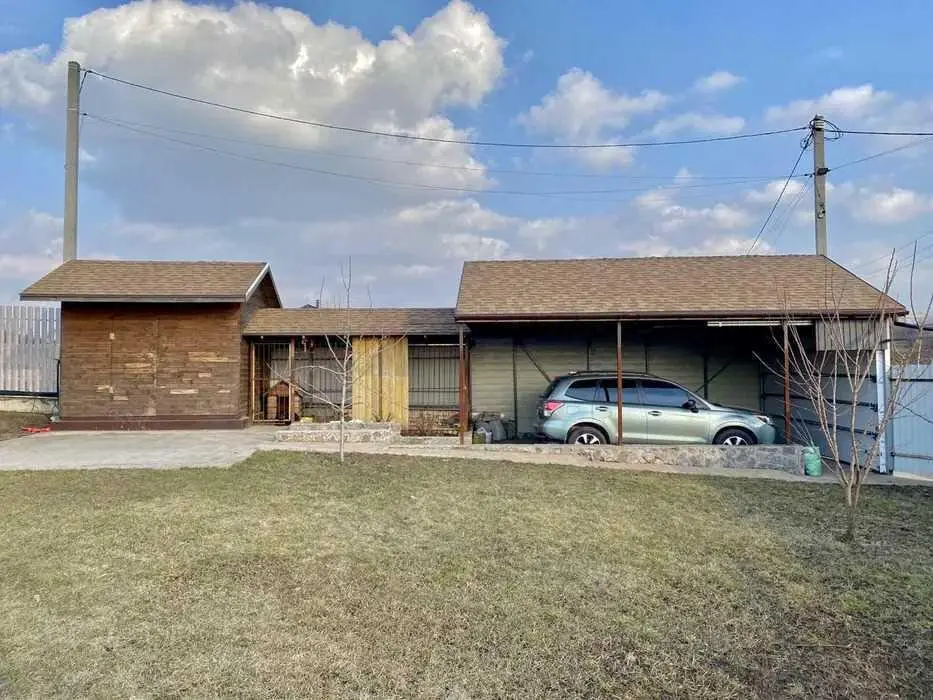 Новий будинок в престижному мікрорайоні.