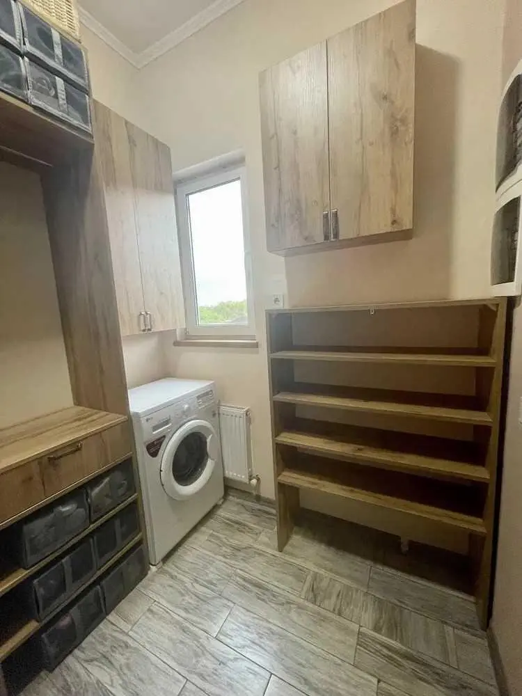 Новий будинок в престижному мікрорайоні.