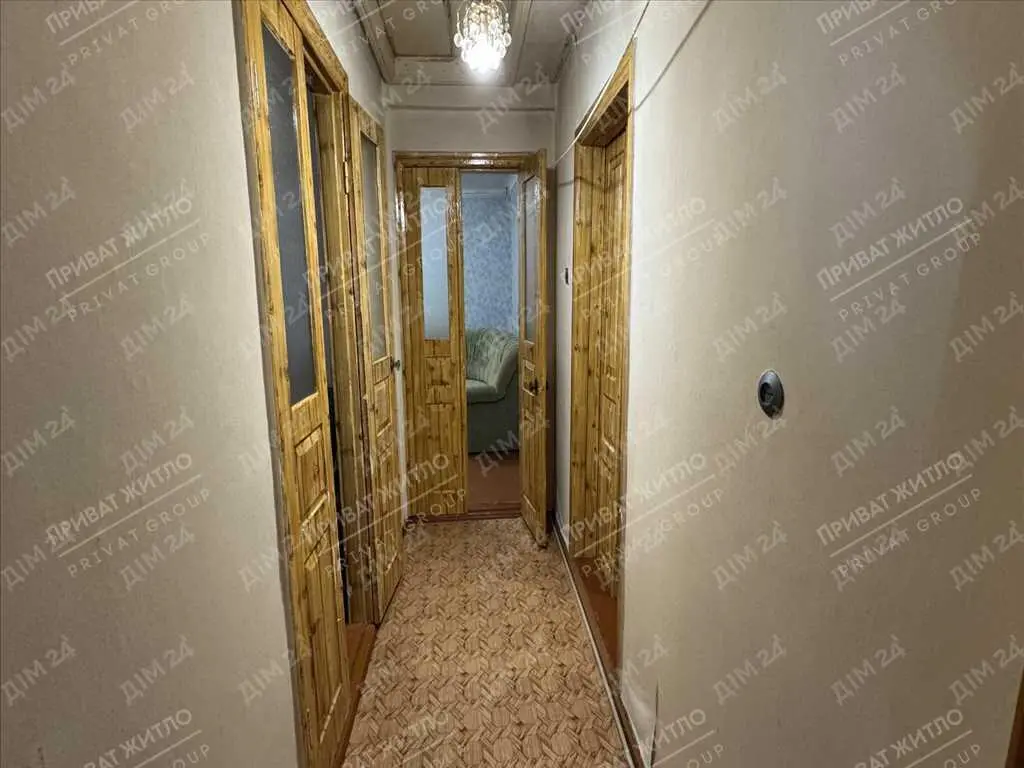 Частина будинку з окремим двором!