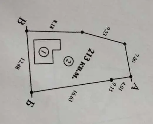 Невелика ділянка в центральній частині міста
