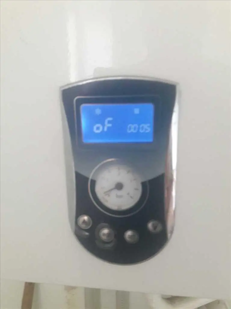 Трикімнатна квартира в Нових Санжарах.