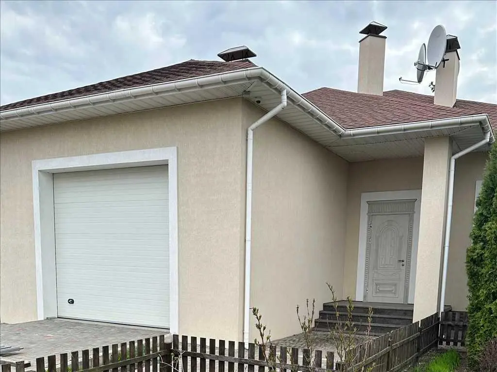 Шикарний будинок в Яківцях!

