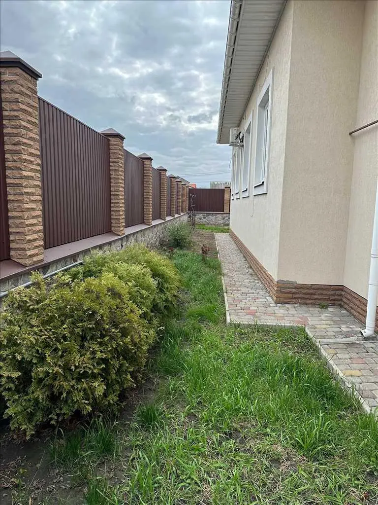 Шикарний будинок в Яківцях!

