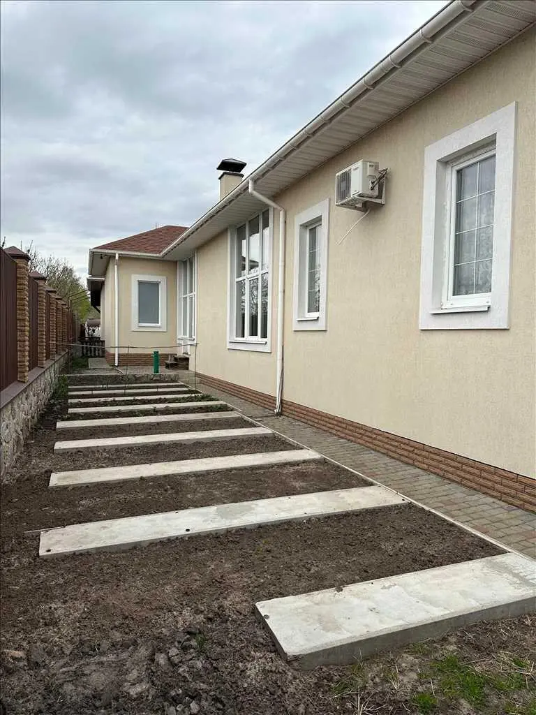 Шикарний будинок в Яківцях!

