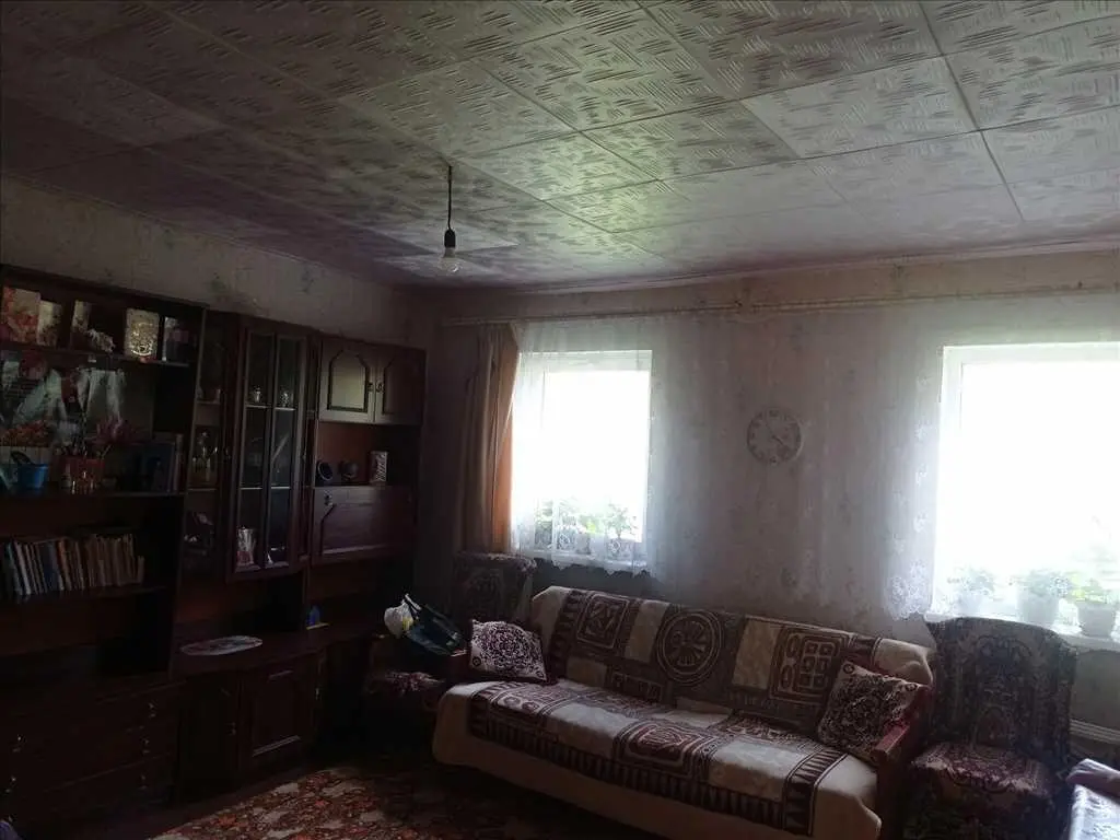 Будинок з видом на Хрестовоздвиженський  монастир