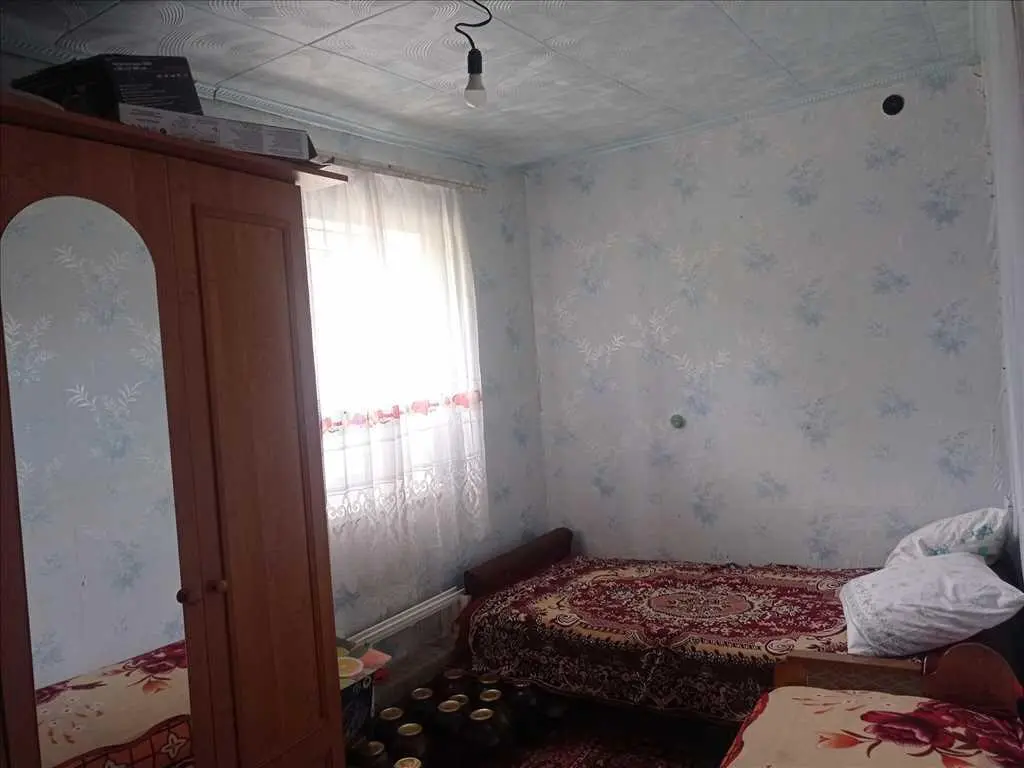 Будинок з видом на Хрестовоздвиженський  монастир