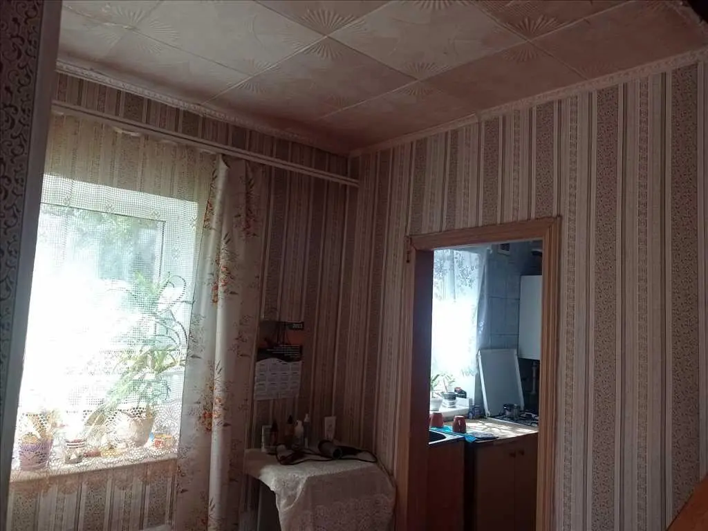 Будинок з видом на Хрестовоздвиженський  монастир