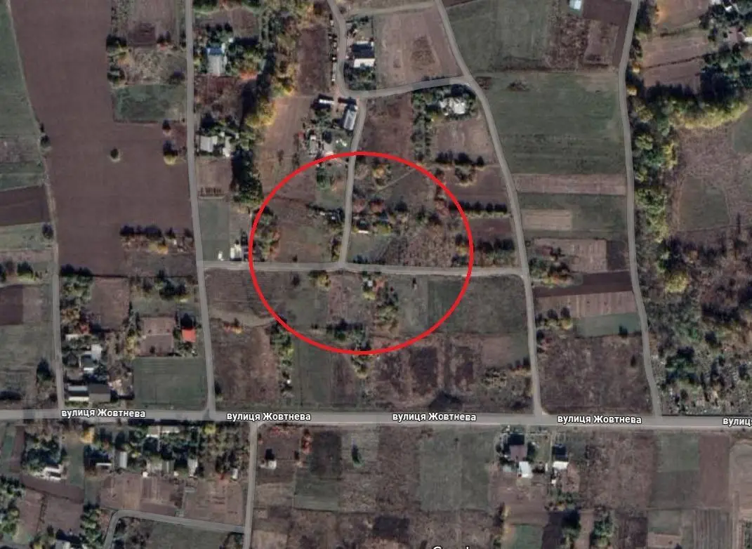 Ділянка в Жуках,світло приєднане, поряд зупинка! 