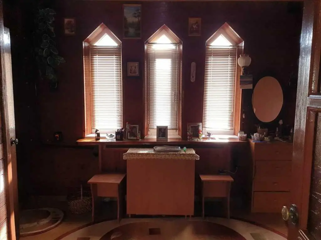 Продам окремий будинок в селі Мильці