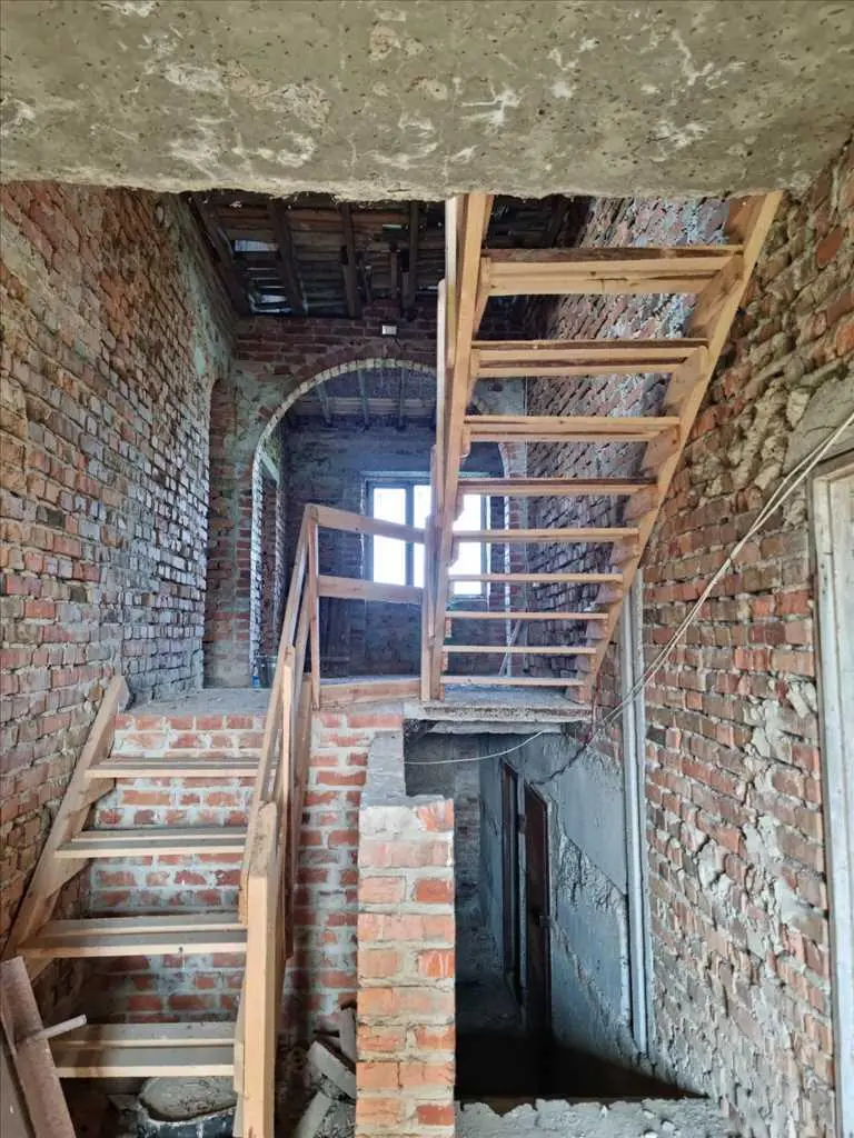 Цегляна коробка з комунікаціями в Тахтаулово! 