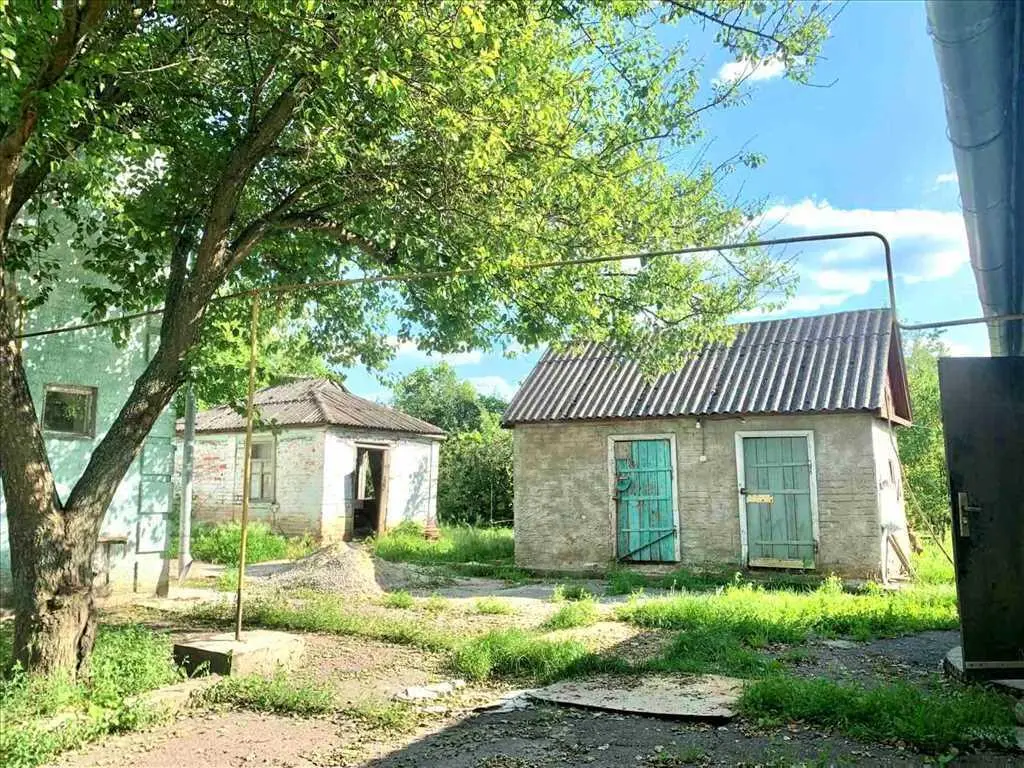 2 поверховий цегляний будинок у с.Коломацьке, 20 км від Полтави