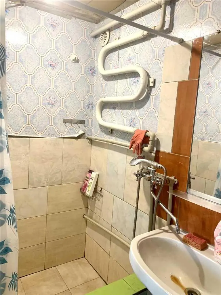 2 поверховий цегляний будинок у с.Коломацьке, 20 км від Полтави