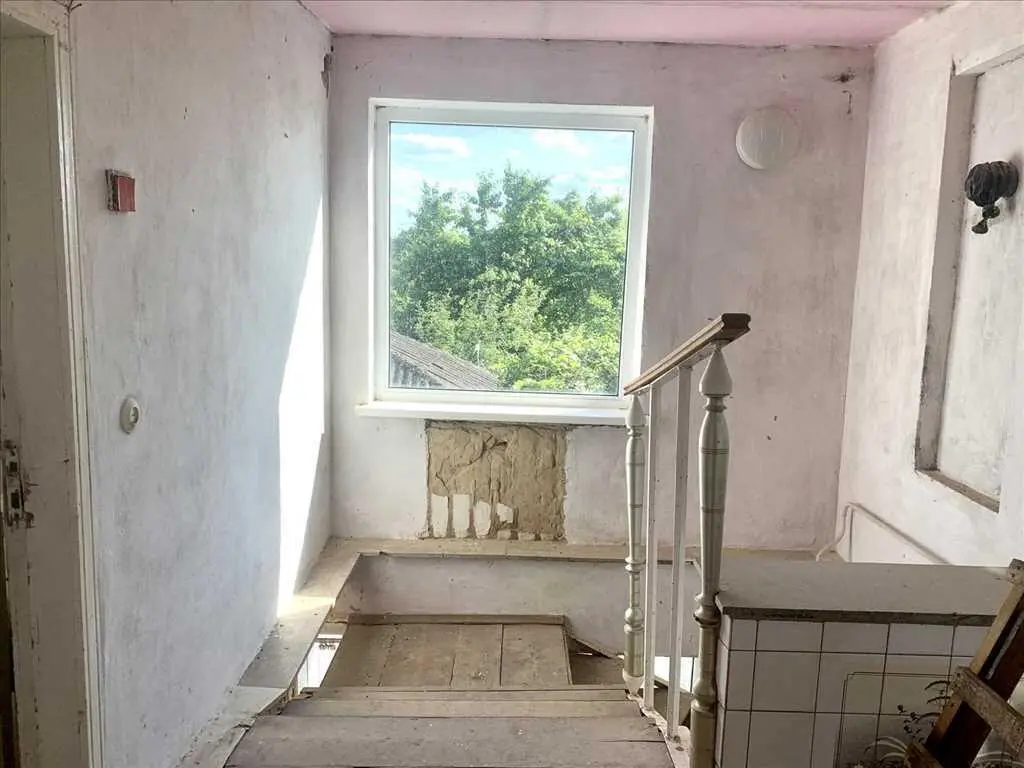 2 поверховий цегляний будинок у с.Коломацьке, 20 км від Полтави