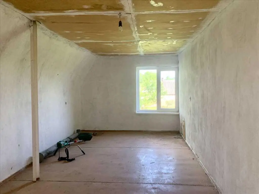 2 поверховий цегляний будинок у с.Коломацьке, 20 км від Полтави