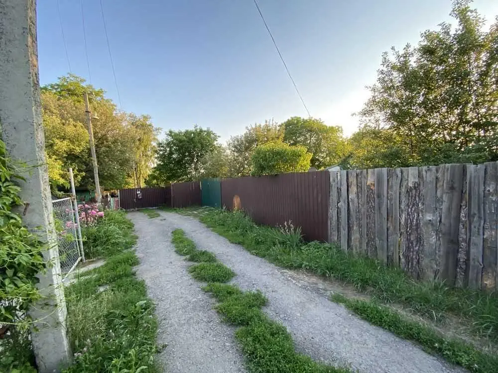 Окремий будинок зі зручностями в Рибцях.  