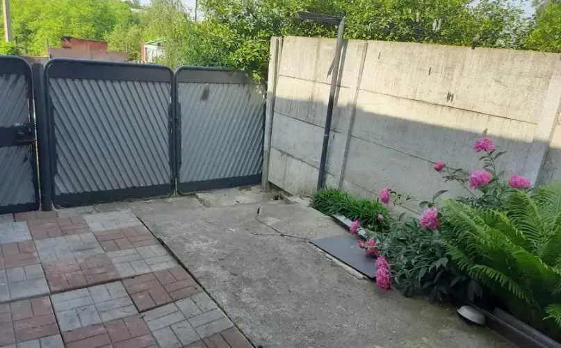 До вашої уваги продаж частини будинку по вулиці Шолом-Алейхема