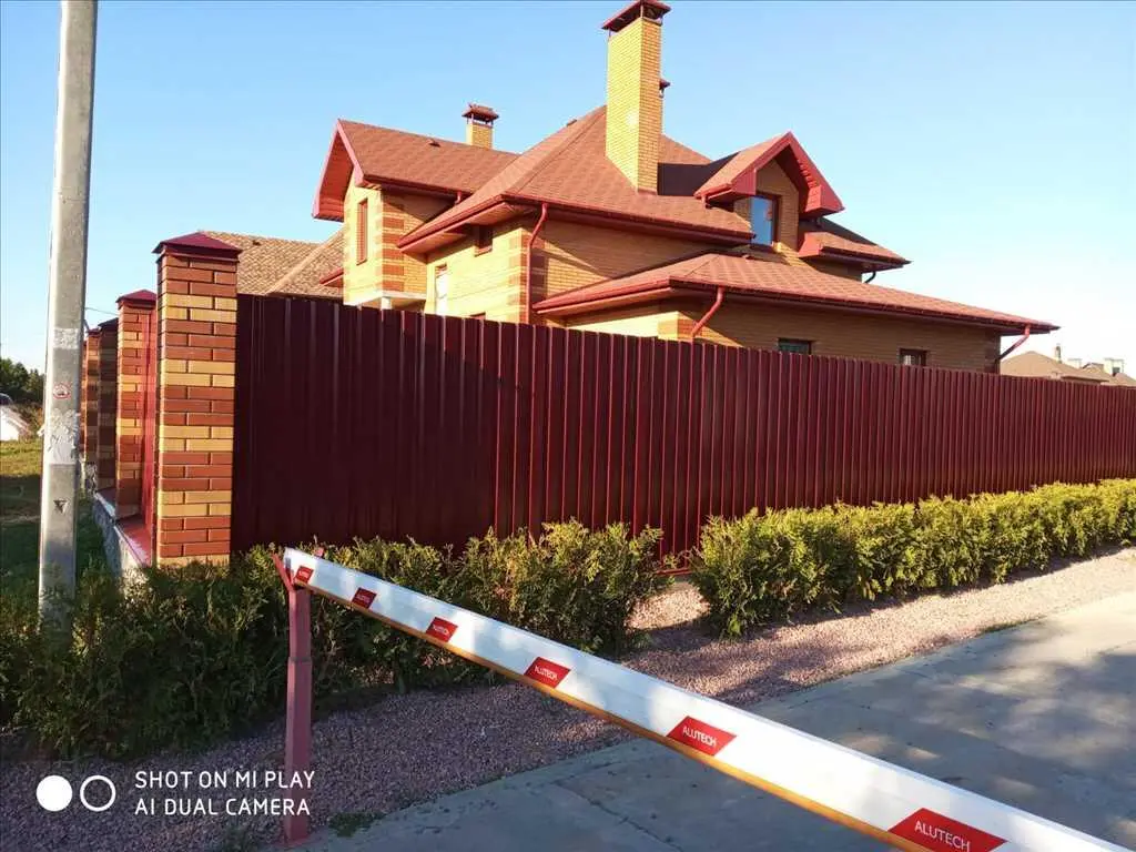 Шикарний особняк в Розсошенцях!