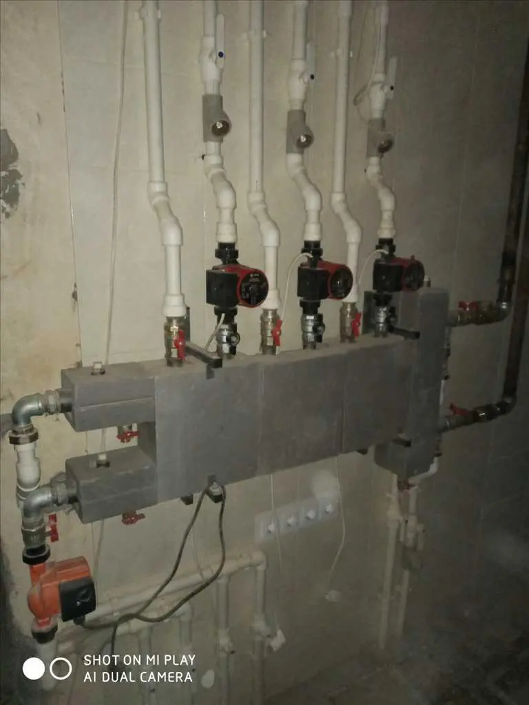 Шикарний особняк в Розсошенцях!