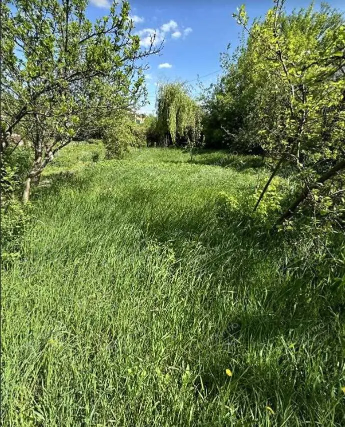 Земельна ділянка в центрі міста 10 соток