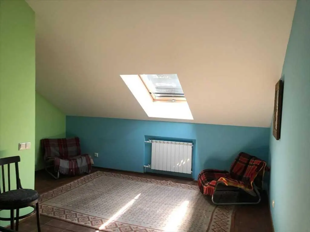 Два рівня індивідуальності в районі Березового скверу. 

