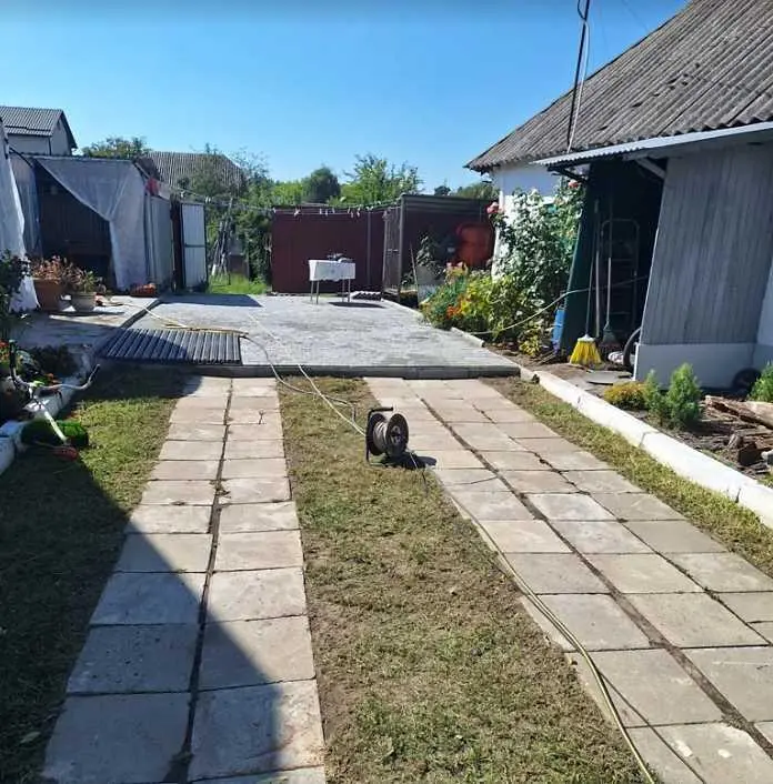  Пропонуємо  цегляний будинок у мікрорайоні Крутий берег.