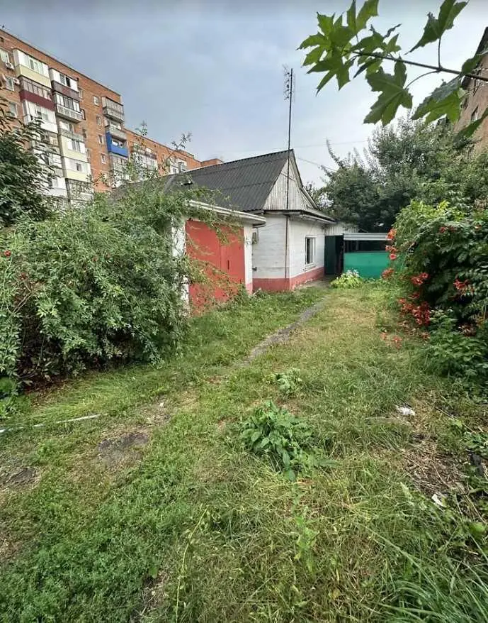 Будинок та частина будинку в районі Мотелю