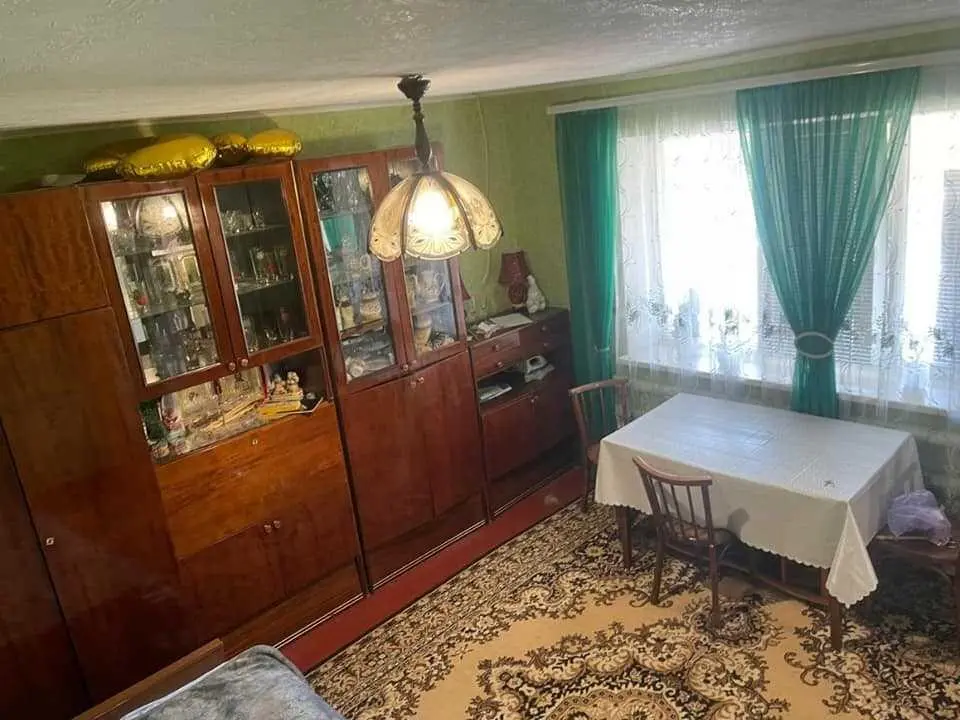 Гарний компактний будинок у Нових Санжарах.