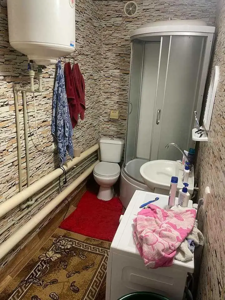 Гарний компактний будинок у Нових Санжарах.