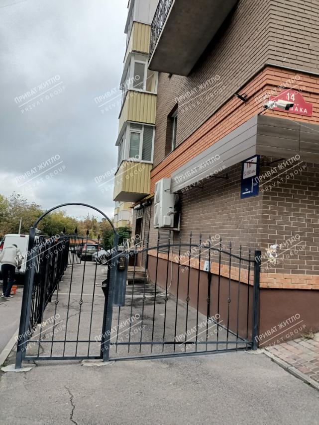 Центр!2кімнатна, середній поверх, автономне опалення