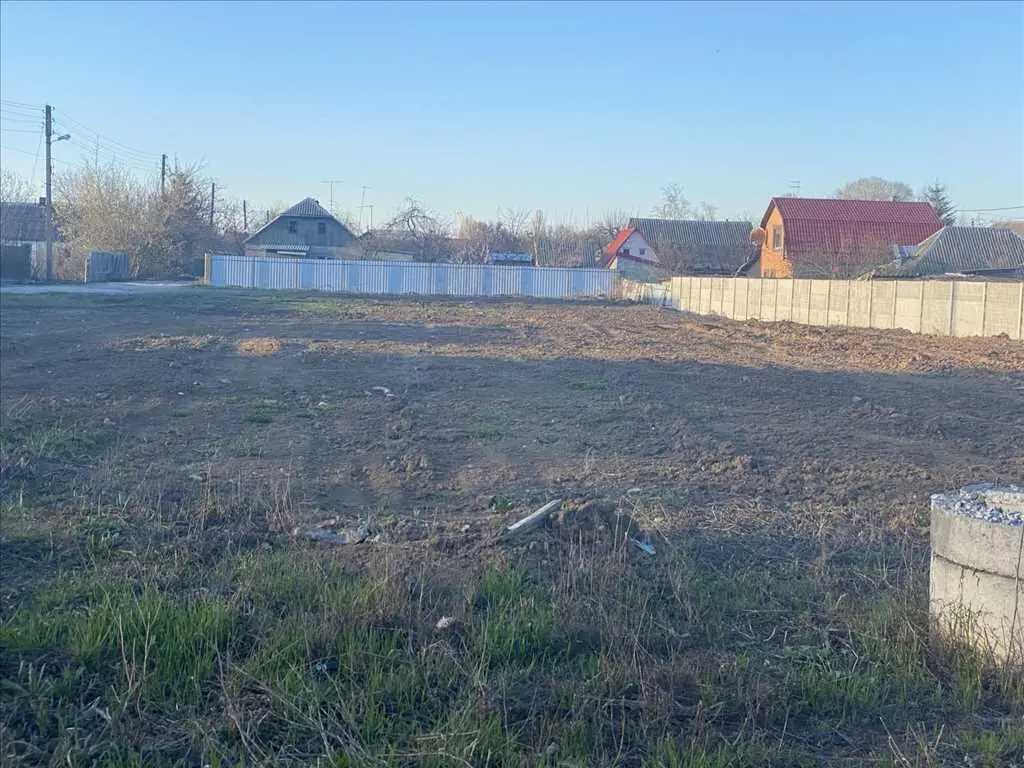 Велика ділянка з комунікаціями в місті!