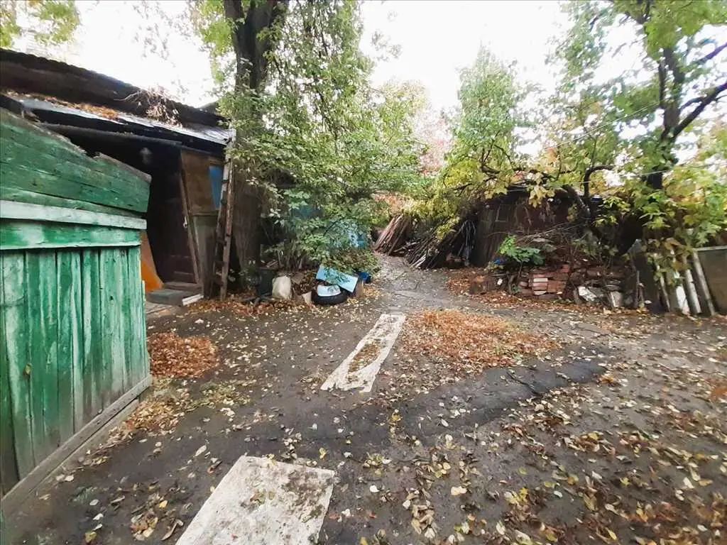 Об`єкт під реконструкцію в центральній частині міста. 